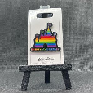 New! Disney Parks Pin Rainbow Castle